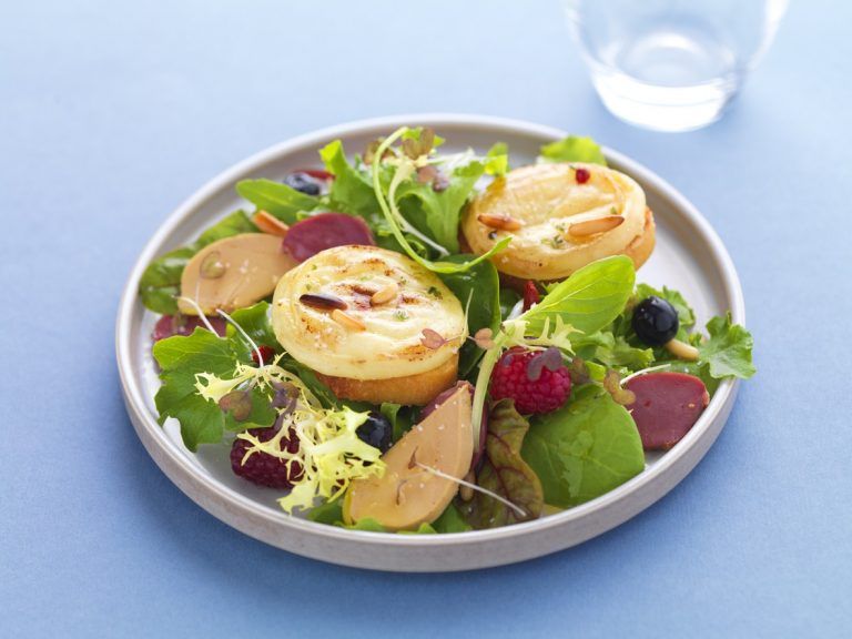 Salade Périgourdine et Chèvre Chaud