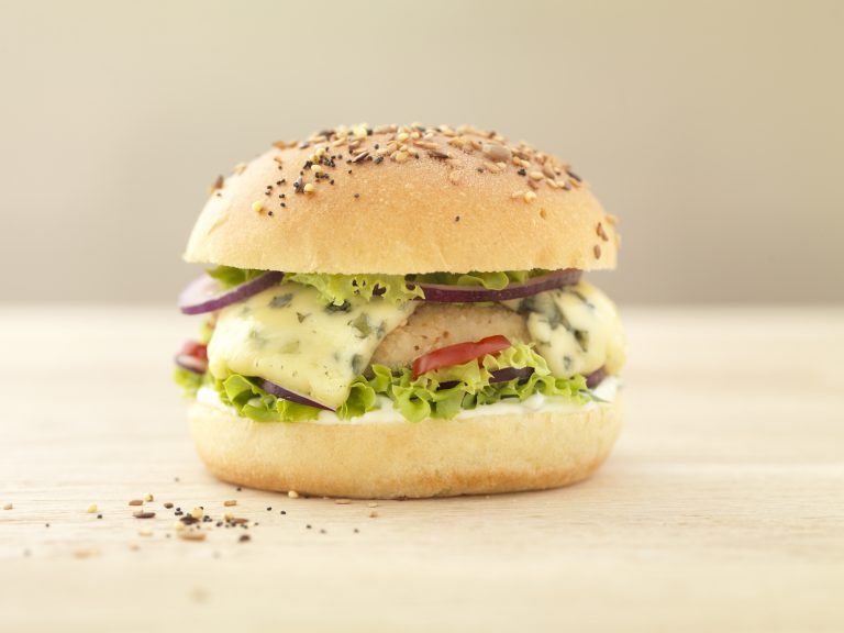 Burger de Poulet Pané au Bleu Fondant